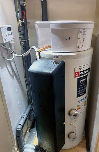 https://coogeehotwater.com.au/uploads/2025/06/electric-hot-water-system-70649.jpg