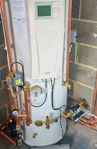 https://coogeehotwater.com.au/uploads/2025/06/gas-hot-water-system-13675.jpg