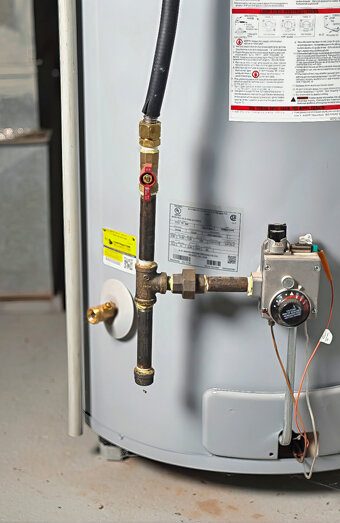 https://coogeehotwater.com.au/uploads/2025/06/gas-hot-water-system-65811.jpg