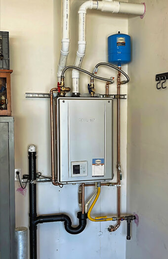 https://coogeehotwater.com.au/uploads/2025/06/instant-hot-water-systems-98444.jpg
