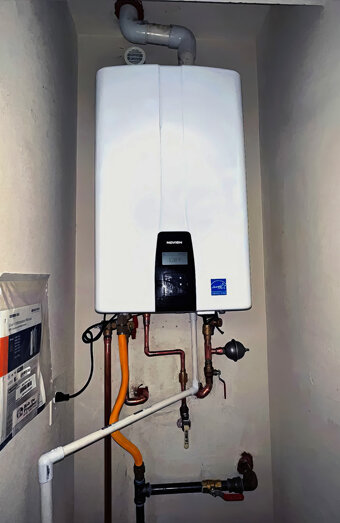 https://coogeehotwater.com.au/uploads/2025/06/thermostatic-water-systems-37047.jpg